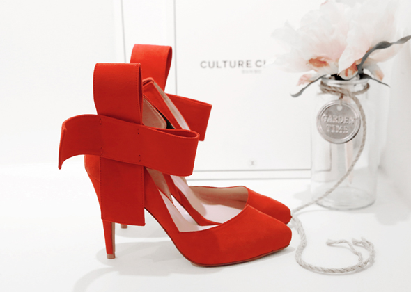 red ribbon heel